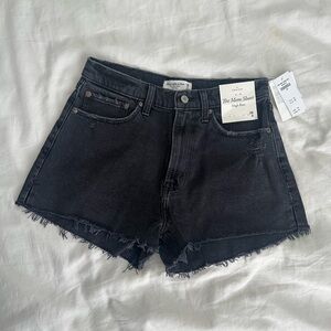 NWT Abercrombie Curve Love High Rise Mom Short - Black